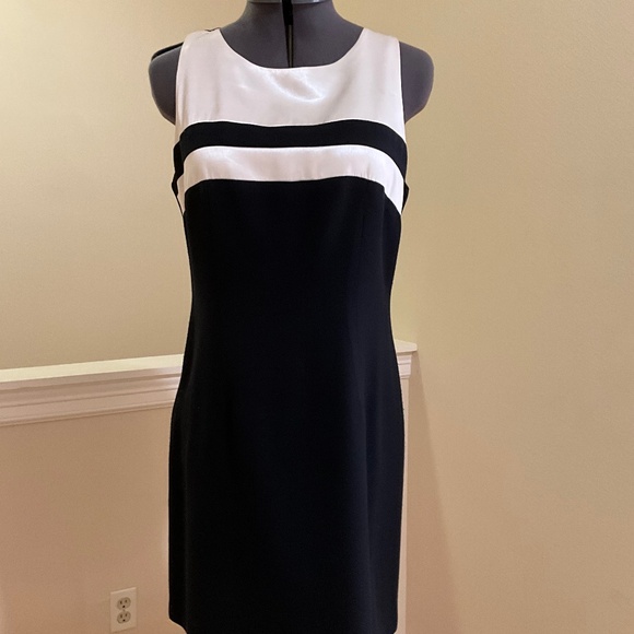 Size 6, fits like size 2, CDC color lock dress office appropriate - Picture 1 of 4